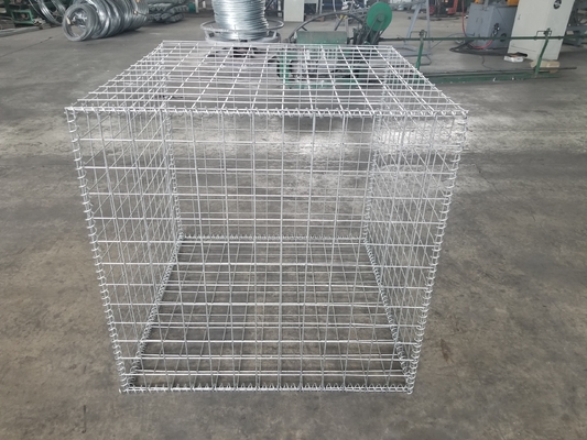 100 * 100mm Kích thước lỗ quân sự Các hàng rào  được kẽm sau khi hàn để ngăn chặn hiệu quả