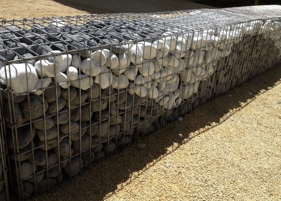 Giỏ Gabion hàn bền 2.0mm Tuổi thọ cao trong khu vực trang trí