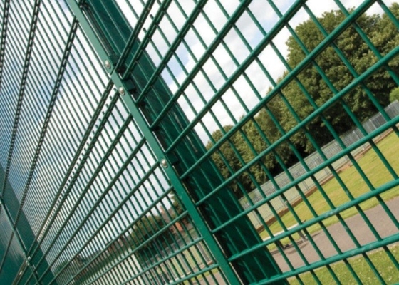 Hàng rào cuộn đôi cuộn nhựa PVC màu xanh lá cây hiện đại