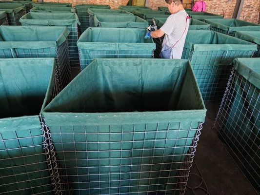 Galvanized Wire Finish Quân sự  Rào cản với Heavy-duty Polypropylene không dệt vải địa chất và các kích thước khác nhau
